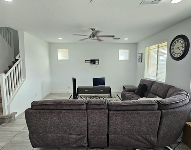 31882 N 124th Drive - Photo Thumbnail 6