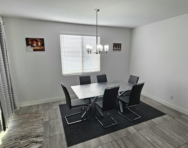 31882 N 124th Drive - Photo Thumbnail 8