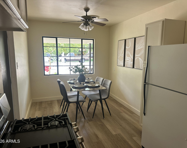 1324 E Hall Street - Photo Thumbnail 2