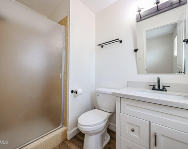 3813 W Meadowbrook Avenue - Photo Thumbnail 17