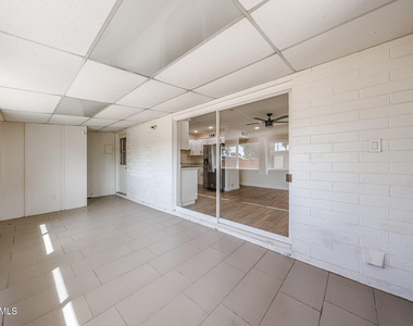 3813 W Meadowbrook Avenue - Photo Thumbnail 14