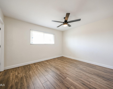 3813 W Meadowbrook Avenue - Photo Thumbnail 15