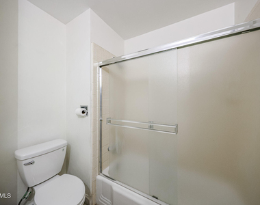 3813 W Meadowbrook Avenue - Photo Thumbnail 20