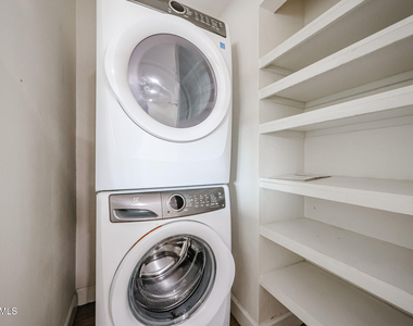 3813 W Meadowbrook Avenue - Photo Thumbnail 12