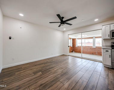 3813 W Meadowbrook Avenue - Photo Thumbnail 5