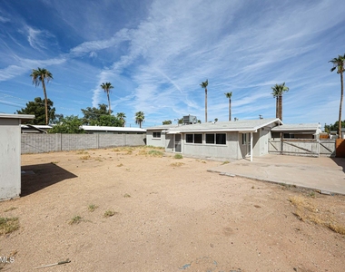 3813 W Meadowbrook Avenue - Photo Thumbnail 24