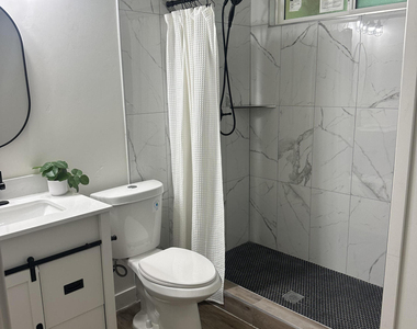 1324 E Hall Street - Photo Thumbnail 15
