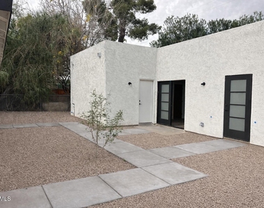 1324 E Hall Street - Photo Thumbnail 1