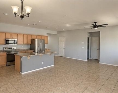 16366 W Moreland Street - Photo Thumbnail 3