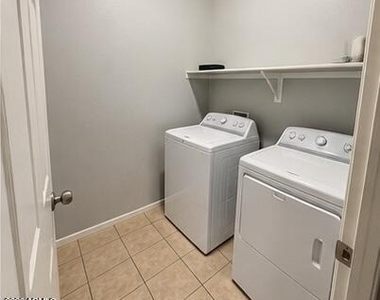 16366 W Moreland Street - Photo Thumbnail 12