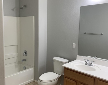 16366 W Moreland Street - Photo Thumbnail 24