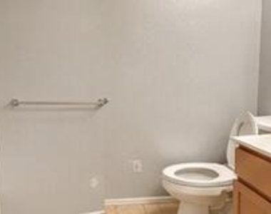 16366 W Moreland Street - Photo Thumbnail 11