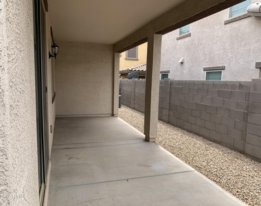 16366 W Moreland Street - Photo Thumbnail 26