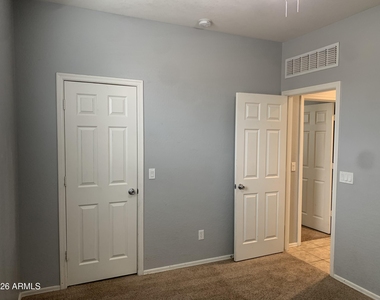 16366 W Moreland Street - Photo Thumbnail 14