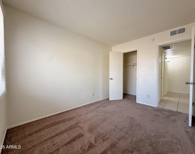 5039 N 39th Lane - Photo Thumbnail 14