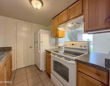 5039 N 39th Lane - Photo Thumbnail 6