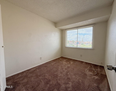 5039 N 39th Lane - Photo Thumbnail 17