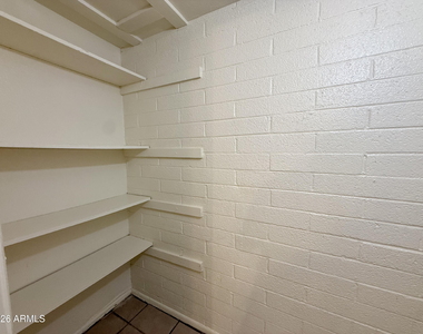 5039 N 39th Lane - Photo Thumbnail 9