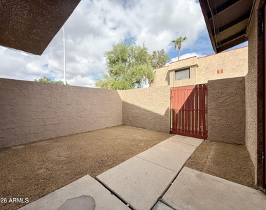 5039 N 39th Lane - Photo Thumbnail 21