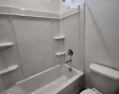 701 N 13th Place - Photo Thumbnail 28