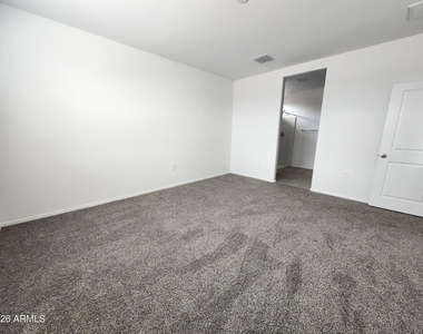 701 N 13th Place - Photo Thumbnail 12