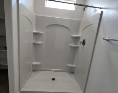 701 N 13th Place - Photo Thumbnail 30