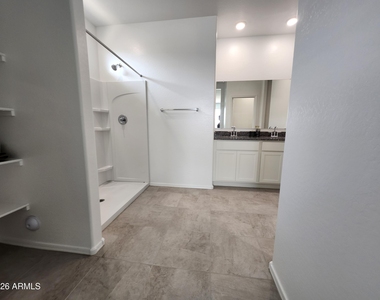 701 N 13th Place - Photo Thumbnail 22