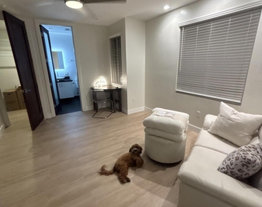 506 S Hardy Drive - Photo Thumbnail 6