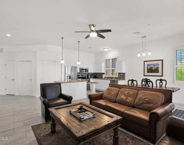 10304 E Penstamin Drive - Photo Thumbnail 5