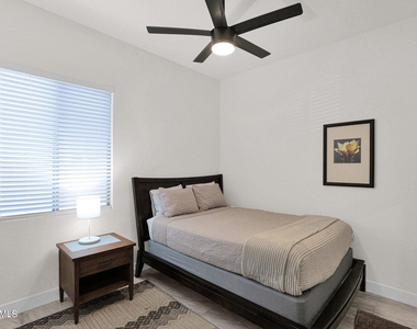 10304 E Penstamin Drive - Photo Thumbnail 15