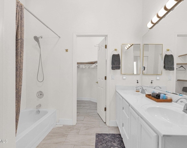 10304 E Penstamin Drive - Photo Thumbnail 12