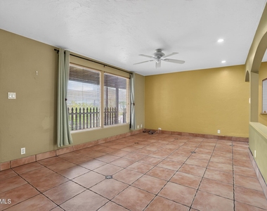 315 W Glenrosa Avenue - Photo Thumbnail 6
