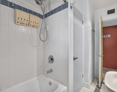 315 W Glenrosa Avenue - Photo Thumbnail 2