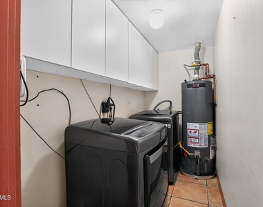 315 W Glenrosa Avenue - Photo Thumbnail 7
