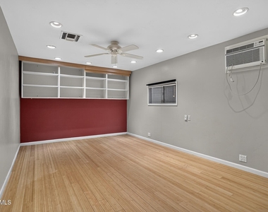 315 W Glenrosa Avenue - Photo Thumbnail 12