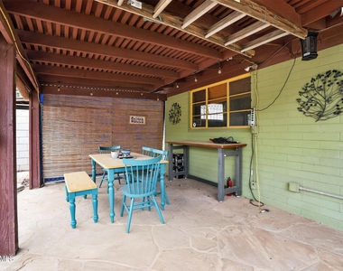 315 W Glenrosa Avenue - Photo Thumbnail 10