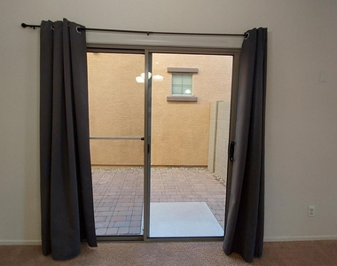4931 W Escuda Drive - Photo Thumbnail 9