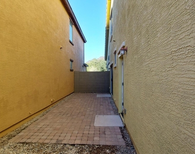 4931 W Escuda Drive - Photo Thumbnail 10