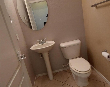 4931 W Escuda Drive - Photo Thumbnail 8