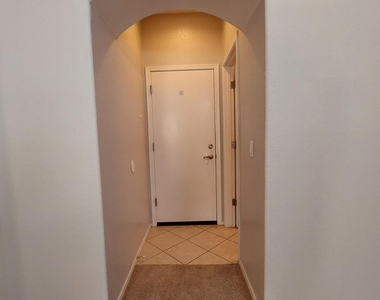 4931 W Escuda Drive - Photo Thumbnail 7