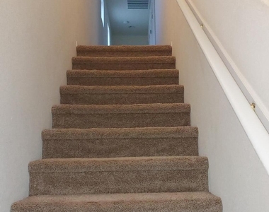4931 W Escuda Drive - Photo Thumbnail 11
