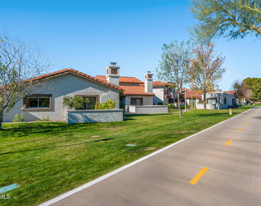 6349 N 78th Street - Photo Thumbnail 8