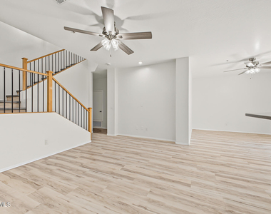 2241 E Pinchot Avenue - Photo Thumbnail 3