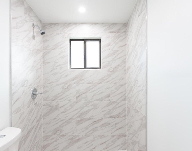 1605 E Montebello Avenue - Photo Thumbnail 9