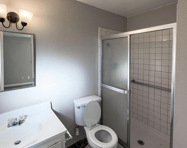 6301 W Earll Drive - Photo Thumbnail 4
