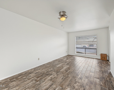 932 E Michigan Avenue - Photo Thumbnail 6