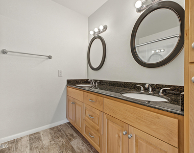 932 E Michigan Avenue - Photo Thumbnail 12