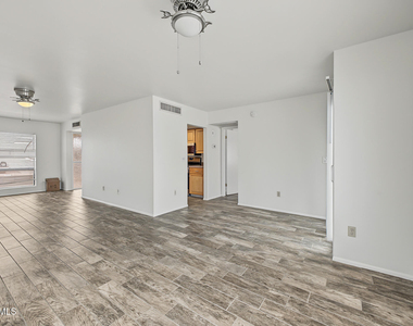 932 E Michigan Avenue - Photo Thumbnail 4