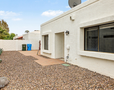 932 E Michigan Avenue - Photo Thumbnail 17