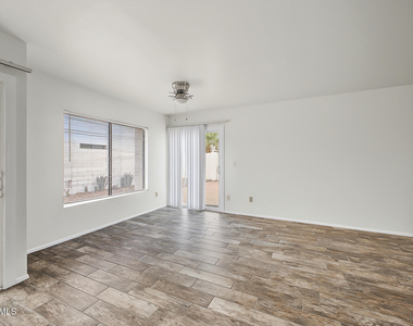 932 E Michigan Avenue - Photo Thumbnail 9